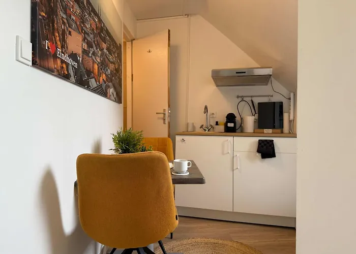 Appartement Cozy Private 6 On A Busy Persian Restaurant *