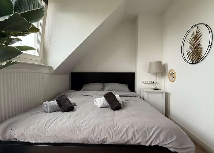 Cozy Private 6 With Balcony Eindhoven