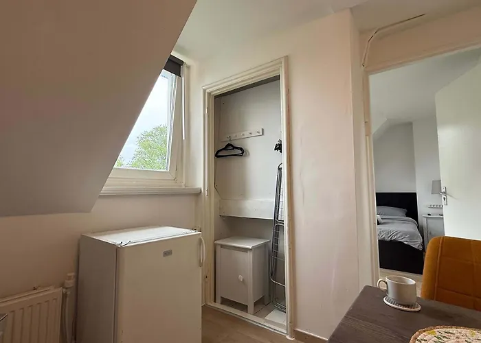 Daire Cozy Private 6 With Balcony Eindhoven